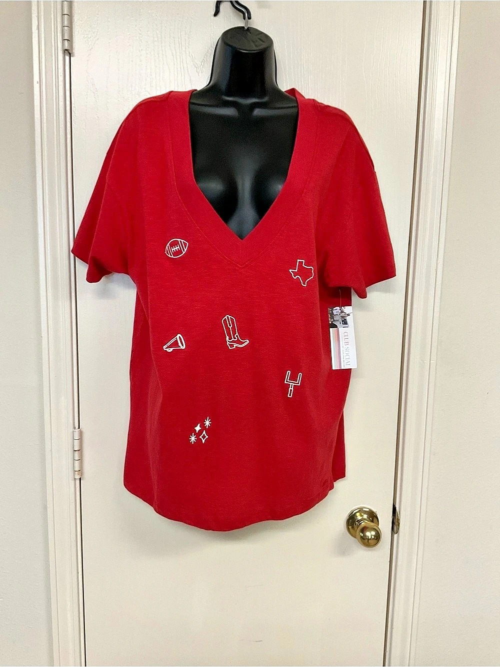 Club Social Red Cotton Graphic Tee Size Medium NWT